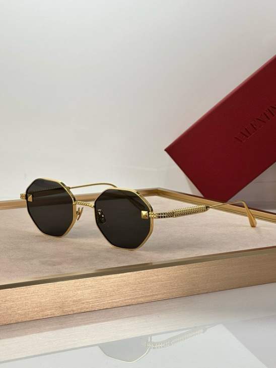Picture of Valentino Sunglasses _SKUfw60677092fw